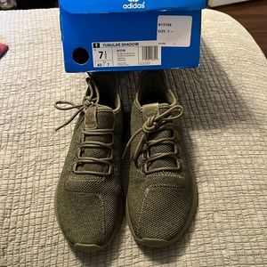 Adidas tubular shadow